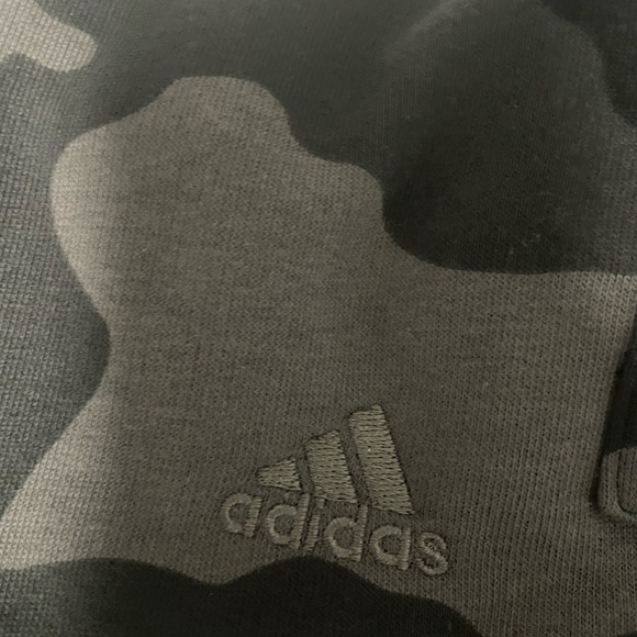 NWT Adidas Camo Print Cargo Lightweight Shorts. Size XL - Picture 10 of 14